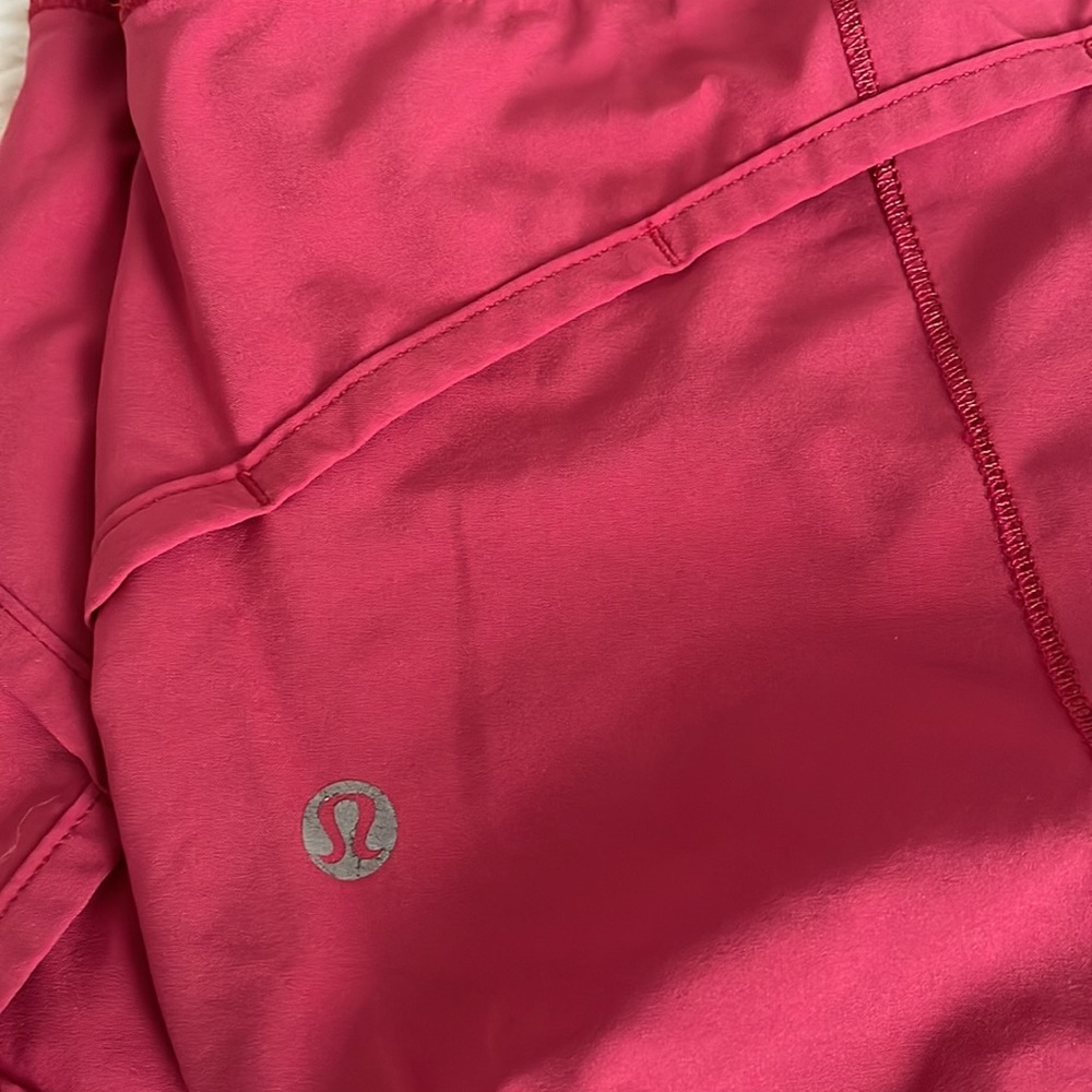 Lululemon Speed Up Low-Rise Lined Short 2.5”. Size 4. Color red.